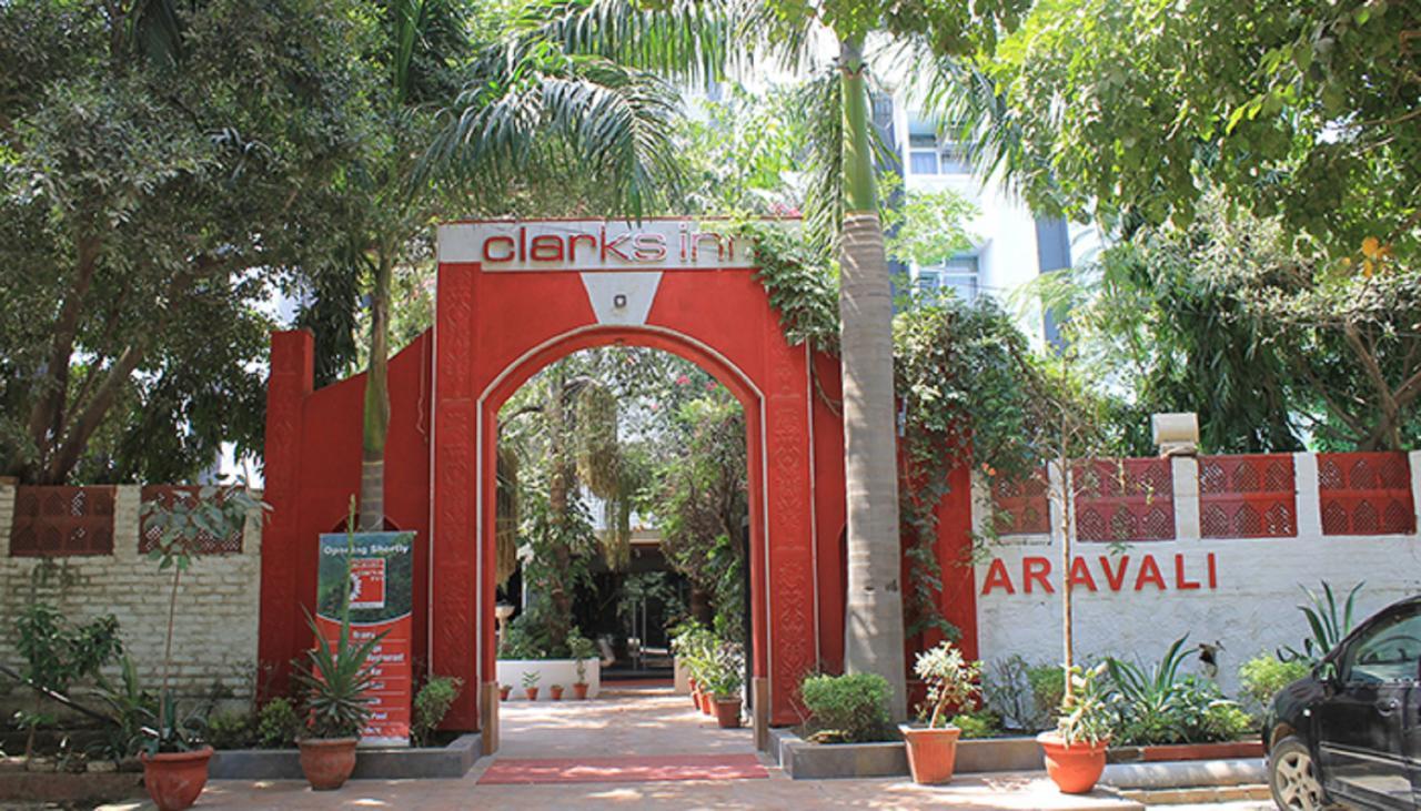 Aravali Clarks Inn Алвар Екстериор снимка