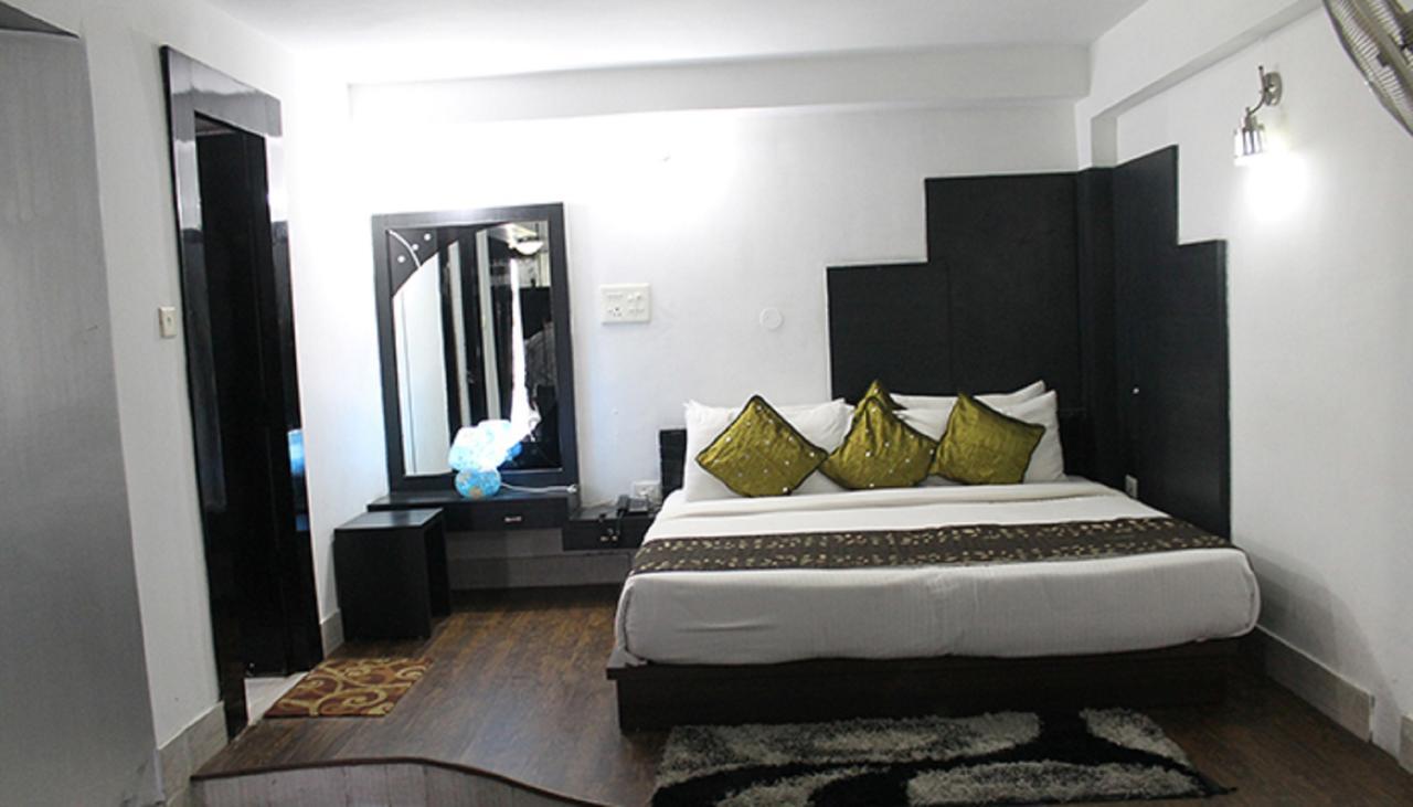 Aravali Clarks Inn Алвар Екстериор снимка