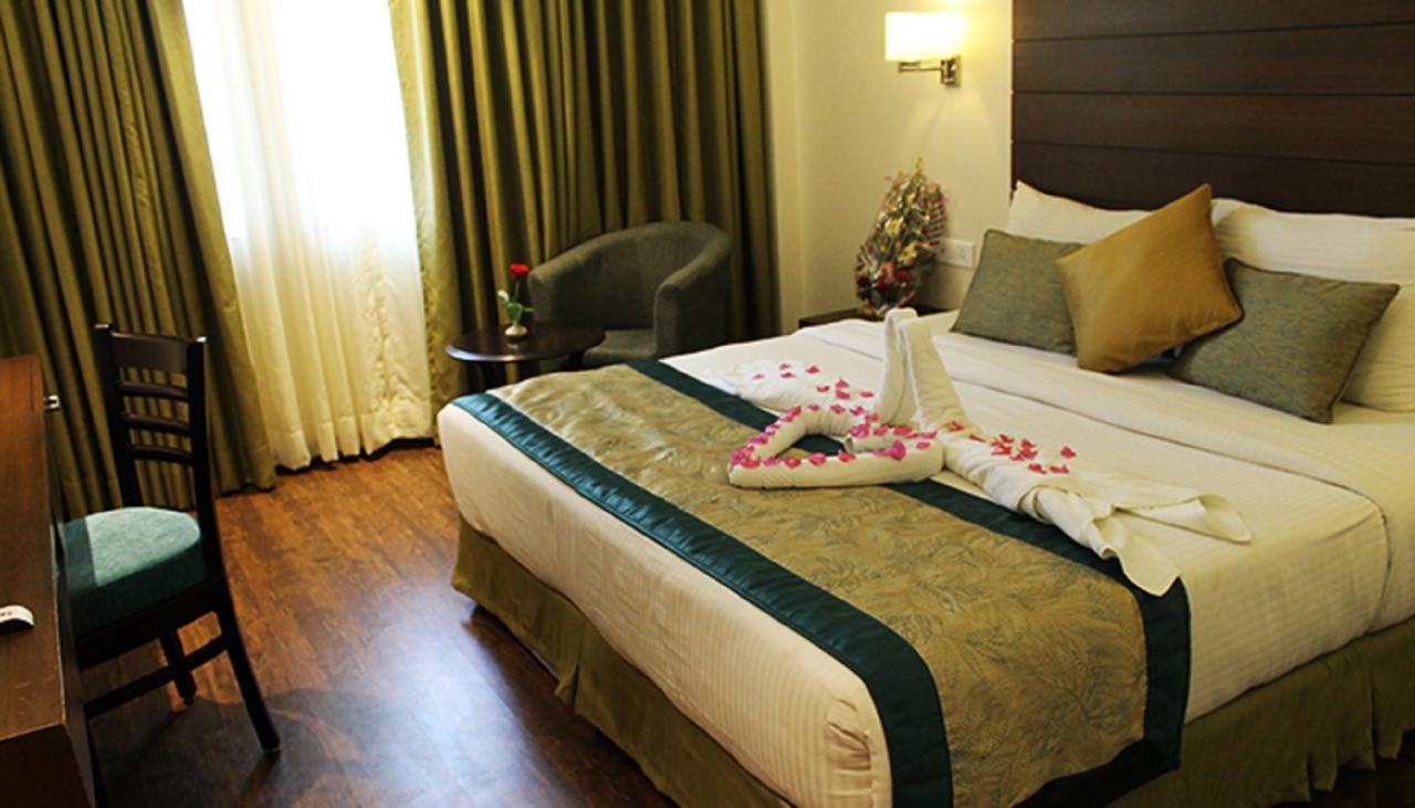 Aravali Clarks Inn Алвар Екстериор снимка