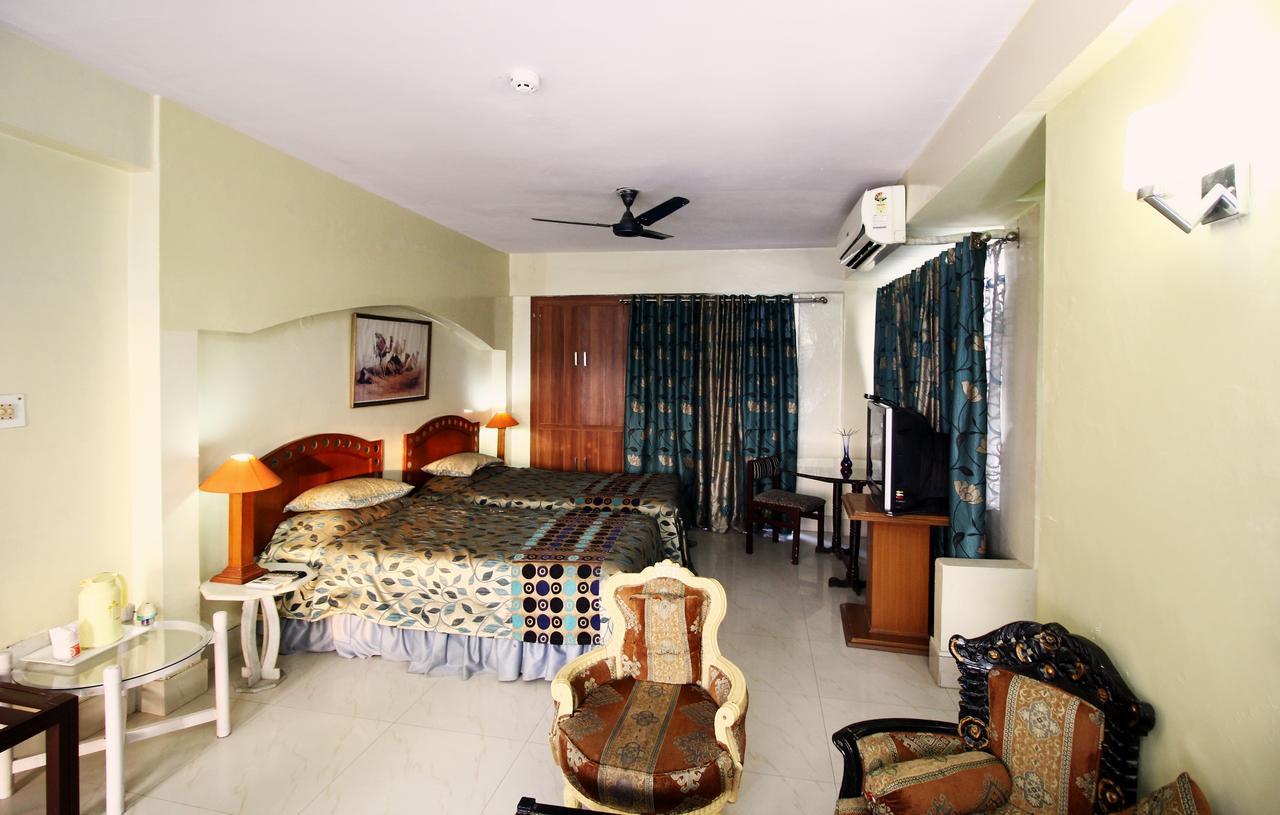 Aravali Clarks Inn Алвар Екстериор снимка