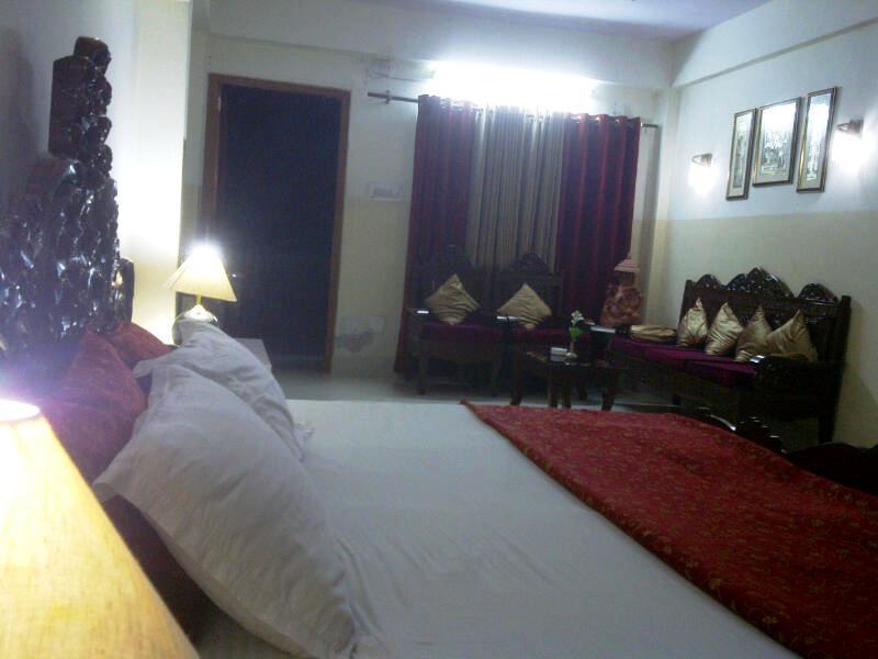 Aravali Clarks Inn Алвар Стая снимка