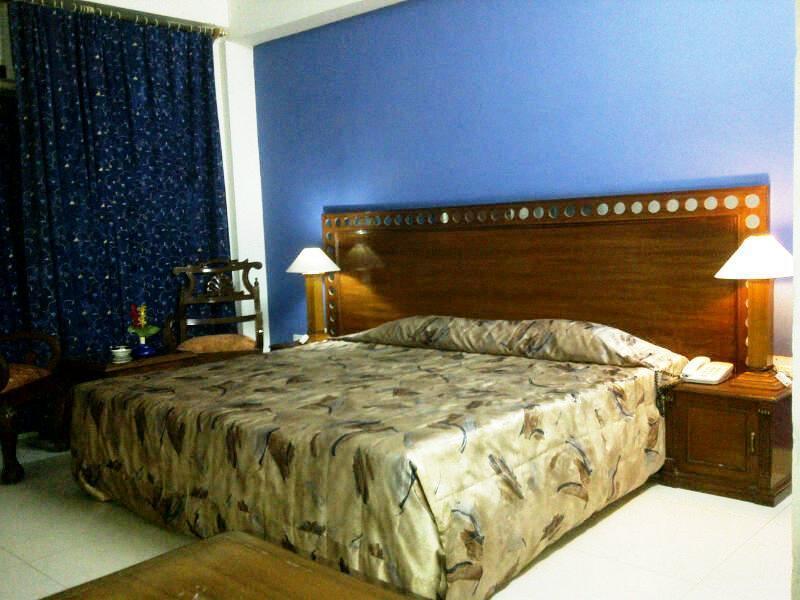 Aravali Clarks Inn Алвар Екстериор снимка