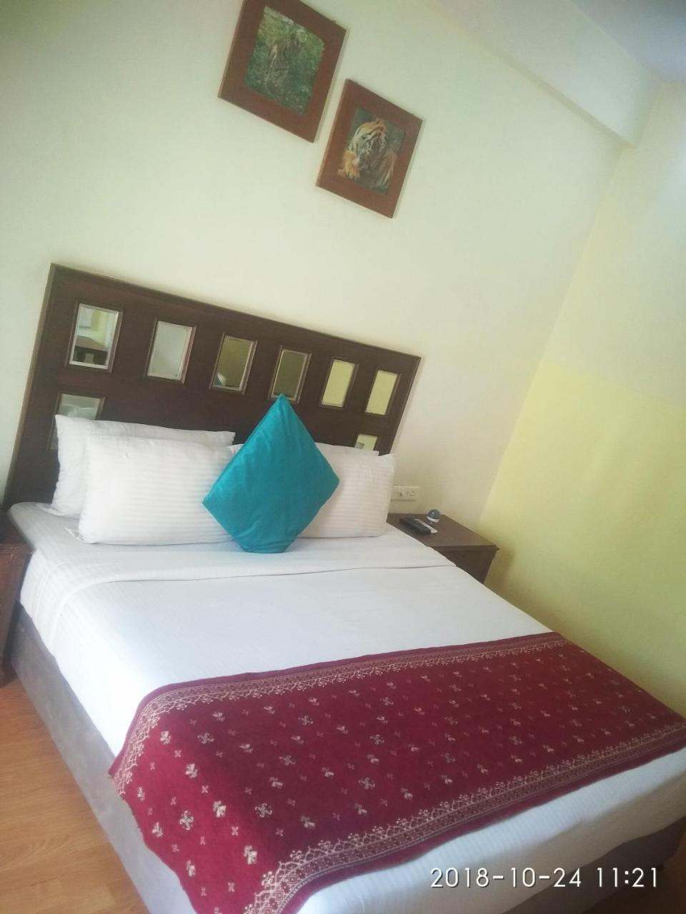 Aravali Clarks Inn Алвар Екстериор снимка