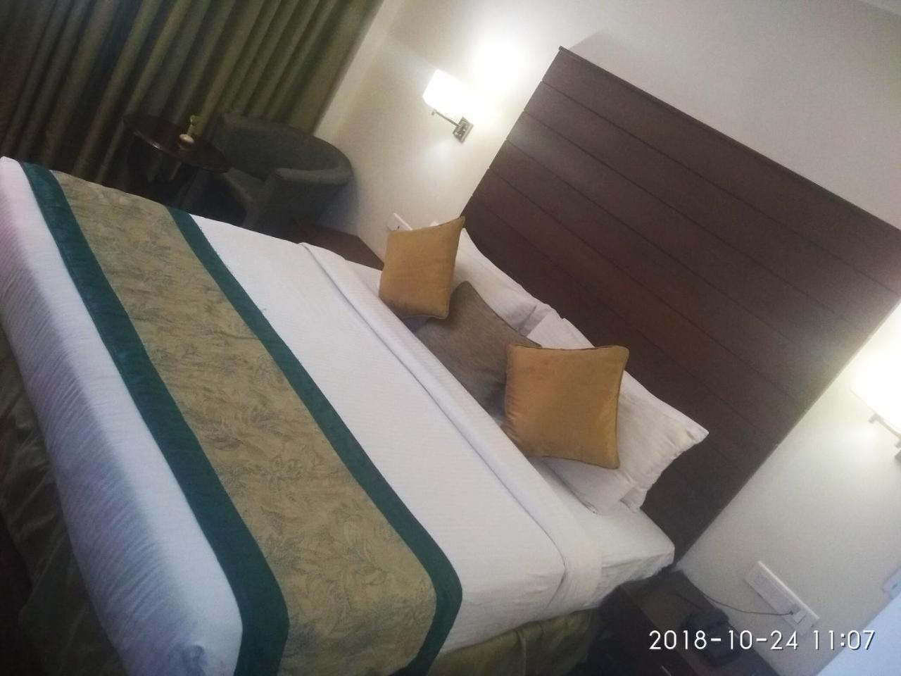 Aravali Clarks Inn Алвар Екстериор снимка